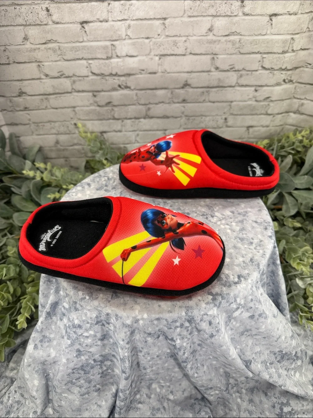 MIRACULOUS “Lady Bug” Red & Yellow Plush Foam Slippers - Girls 2-3 ❤️ NWOT